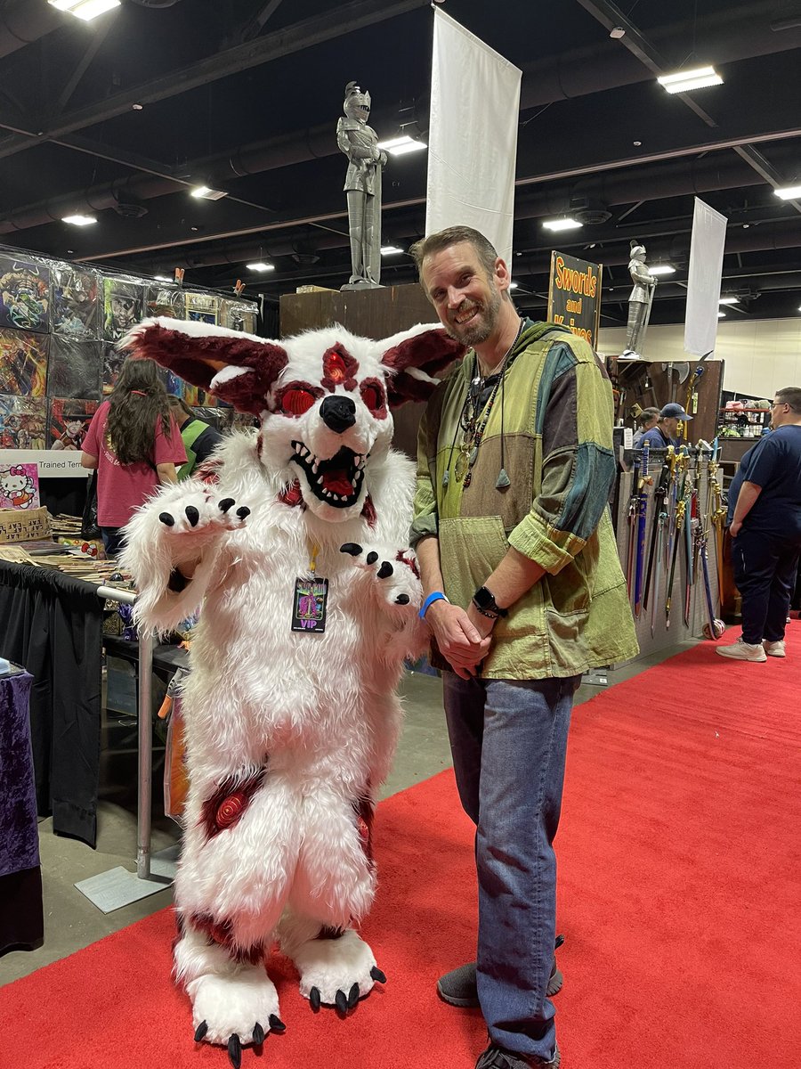 Braehawk's tweet image. Five Nights at Freddy’s or a Furbolg from WoW, I’m not entirely sure but this person was really nice!