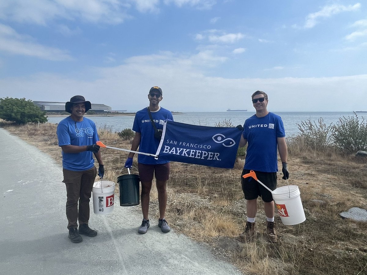 👏 Thanks for the lift, @united! Your team of volunteers are protecting San Francisco Bay at our 2023 #CoastalCleanupDay event! Together we’re stopping trash from polluting San Francisco Bay. #volunteering #KeepBay #CCD2023