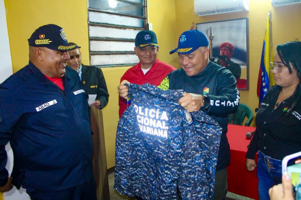 #23Sep La jefatura civil de Unión se atendió con la rehabilitación de paredes, friso, pintura general, equipamientos, computadoras, aires acondicionados, nevera, cocina y reemplazo de todas las puertas. Además se dotó con una moto y patrulla para el apresto operacional de los