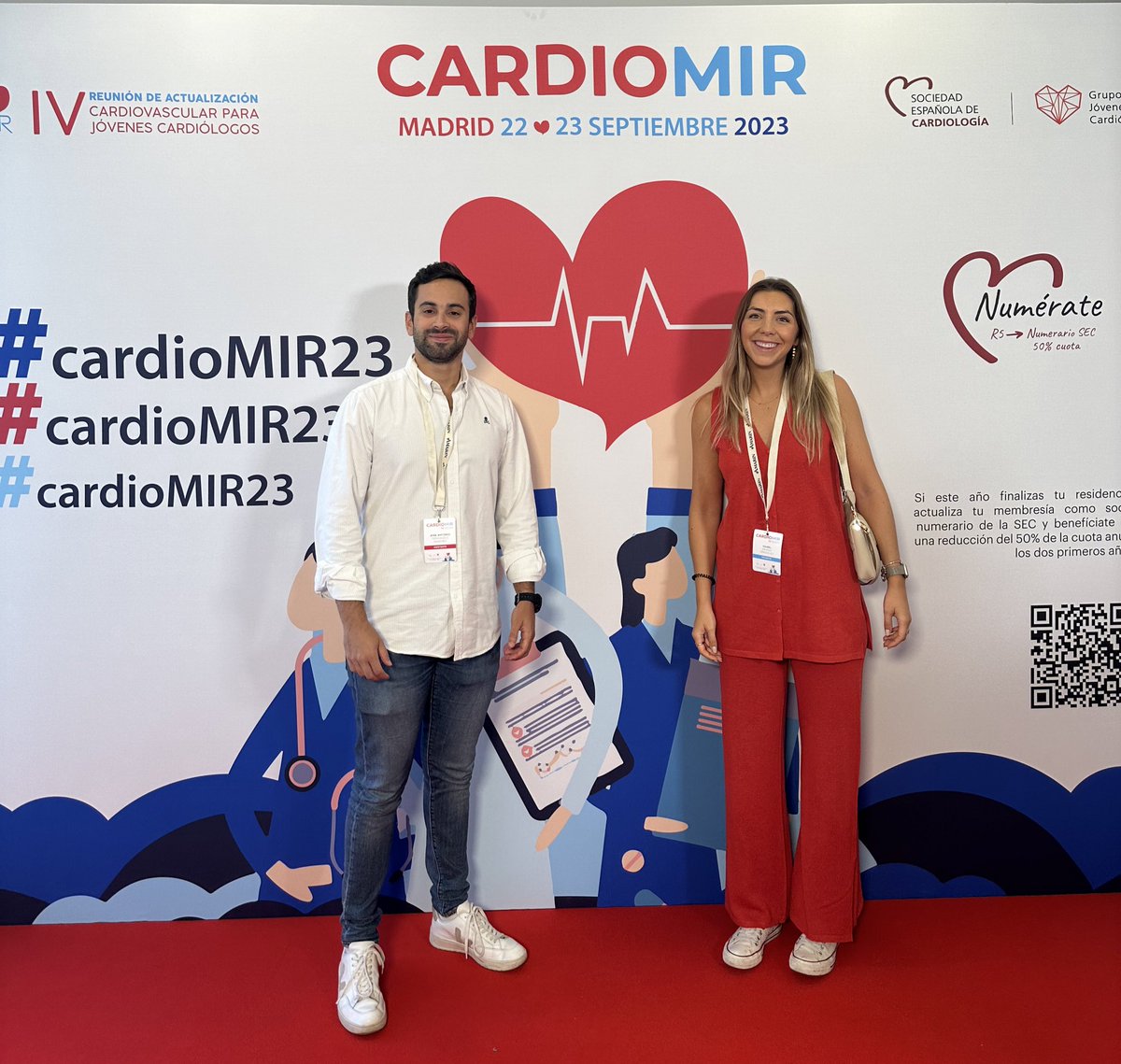 Último CardioMIR como residente👩🏼‍⚕️Un placer compartir mesa con los grandes <a href="/Felipediezhoyo/">Felipe Díez del Hoyo</a> <a href="/frenandosarnago/">Fernando Sarnago Ceb</a> <a href="/luisnietor93/">Luis Nieto</a> <a href="/gveigafernandez/">Gabriela Veiga Fernández</a> Enhorabuena a <a href="/ResiSec/">ResiSEC</a> por la organización y a todos los ponentes por el altísimo nivel. Representando con <a href="/JoseA_fdez12/">José A. Fernández Sánchez</a> al HUVN🙌🏽#cardiomir23