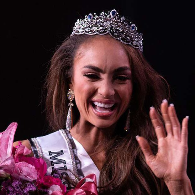 🇷🇺 Miss Universe Russia (left) deserved to win the Miss Universe pageant far more than Miss Universe America (right).

Completely rigged by Russophobic judges.