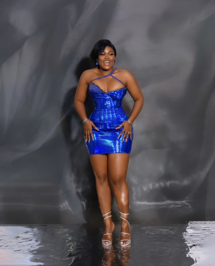 Official_CeeC's tweet photo. You know you are that B*tch when you cause all this conversation 🔥🔥

Spartans get in formation and hype you King🔥🔥

THE 120M IS FOR CEEC 
SPARTANS FOR CEEC
#CeecX120M 
#BBNaija         
#bbnaijaAllstars https://t.co/GqyRcTq0MG
