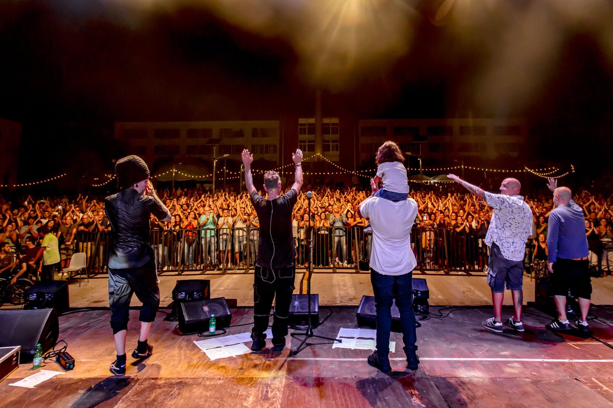Napoli 22.09.23
Grazie alle migliaia di voci che hanno cantato ancora una volta le nostre canzoni. 
Almamegretta pe’ sempe.