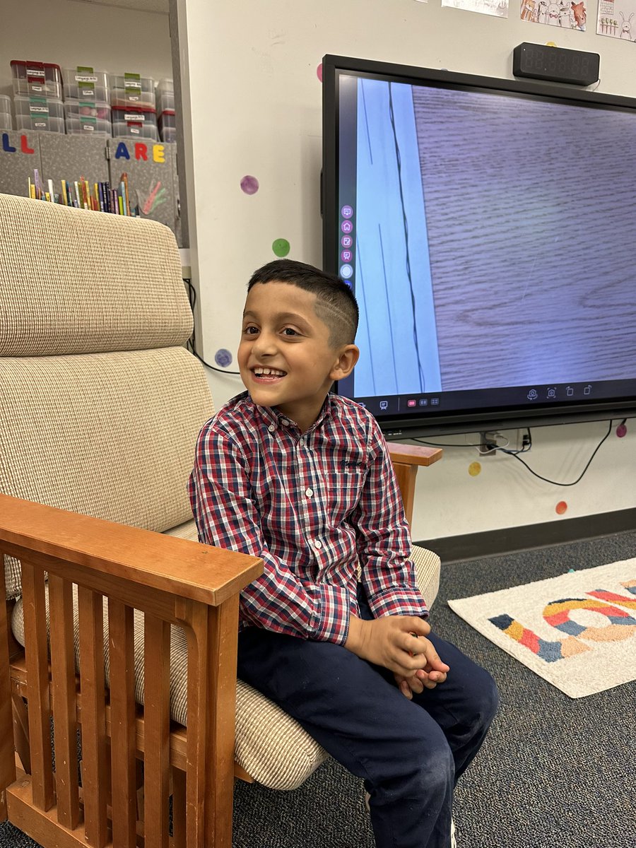 Meg Flajser tweet media