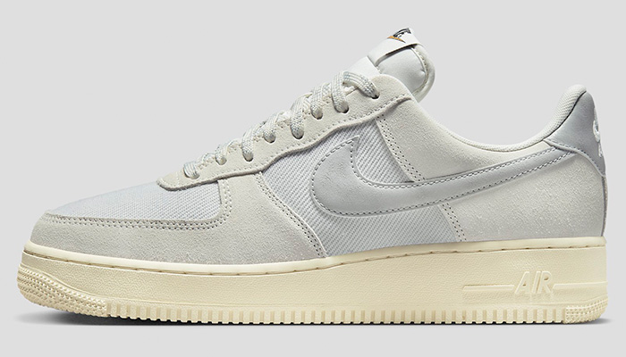 KicksDeals's tweet photo. Active thru tomorrow (9/24), the sail/photon dust-light smoke grey Nike Air Force 1 '07 LV8 is available for $45 OFF retail at $83.18 + FREE shipping.

BUY HERE -> https://t.co/02DfjNuBIh (promotion - use code APPDAYS at checkout) https://t.co/S63Y0jSlAu