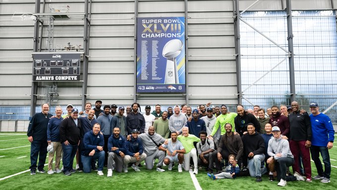 A group photo of the Super Bowl XLVIII champions.