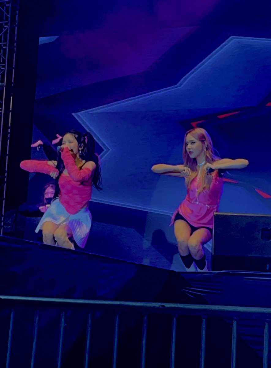 lucepics's tweet photo. it’s been one year since lilli lillis first live performance at the la korean festival &amp; here are some pictures from that day 💗 they were so mesmerizing and i really hope we’ll get more performances in the future 🥺

#lillililli #릴리릴리 @lillililli_twt
#Luce #루체 #Yeonjoo https://t.co/OTCiPljXdS