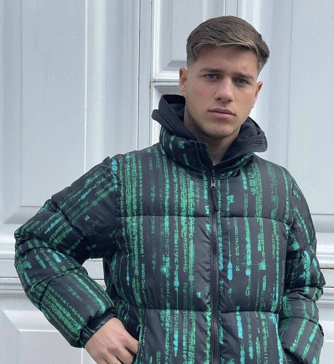 RebuuR's tweet image. Pero si el novio de Sol Macaluso parece su hijo no? Me he quedado flipando, me imaginaba un tio mayor con barba no se JAJAJA #GHVIP23S