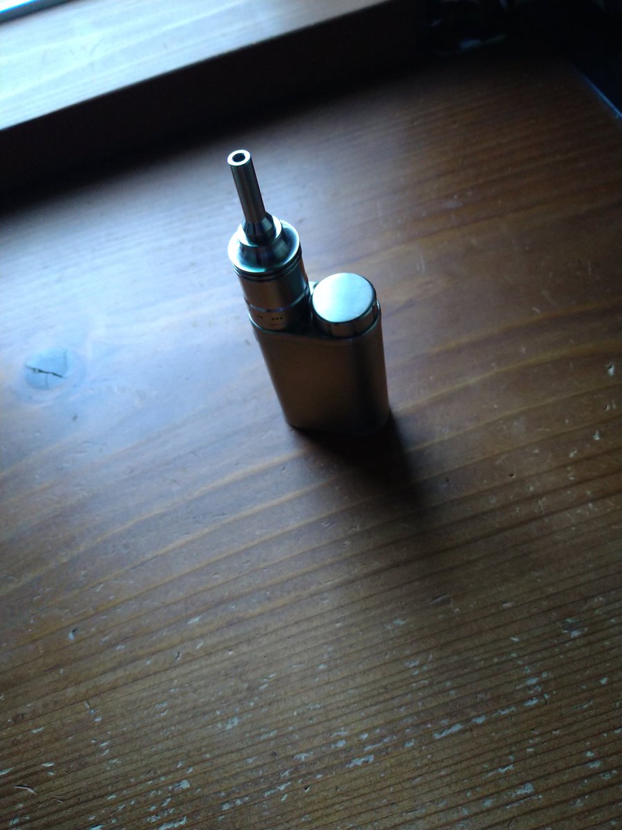 luvsaoli's tweet photo. 落ちついた落ちついた♪
#vape #mtlrda #troy1xv3 #KATANAZERO https://t.co/xIIu0Xg0Pw