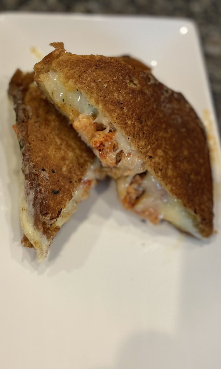 Premiere_Properties tweet media