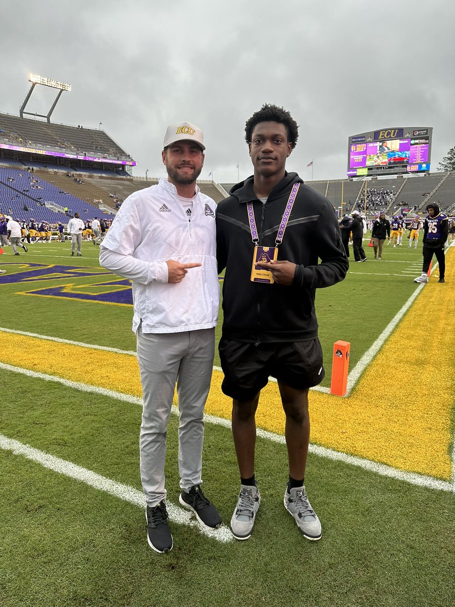 themichealtyler's tweet photo. After a great conversation with @CoachAuerECU and @JaredReidECU I’m blessed to receive an offer to the University of East Carolina! Go Pirates!!! @CoachJonWheeler @JoshuaOrtegon @JeffBarnes52 https://t.co/M8h7488CeB
