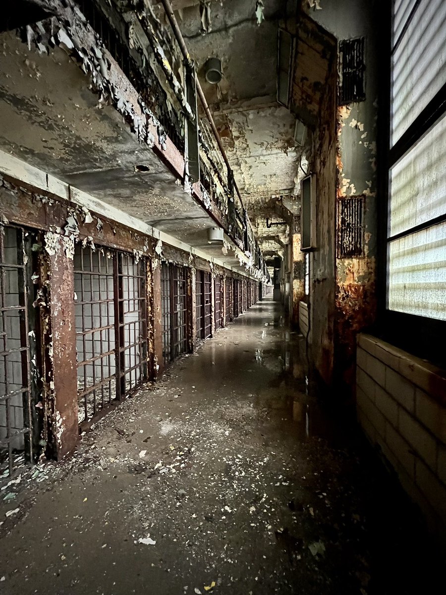FotoBudz's tweet photo. This is the #prison they filmed the show #prisonbreak. #Joliet #Illinois #Abandoned #abandonedplaces #abandonedusa 9/21/23. #bucketlist https://t.co/Mly3eVxsiD