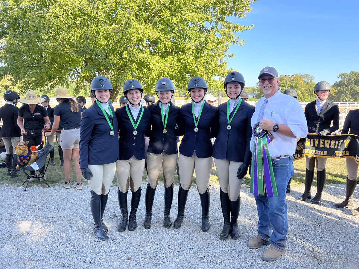 CONGRATULATIONS to our hunt seat team on their sixth place finish at the pre-season tournament at St. Mary-of-the-Woods to open the 2023-24 season for the Brits! Way to go riders and Coach Mitchell! #gobrits 💜💛