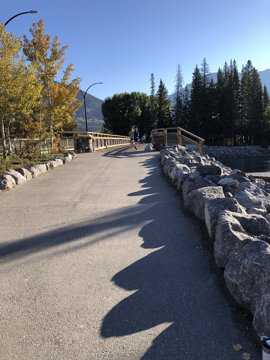Fiwatkins's tweet photo. It was a beautiful Friday for our Terry Fox Run @LGMS with the best river route #Lawrence_Grassi #TerryFox #crpschools https://t.co/33kwsWsPOK