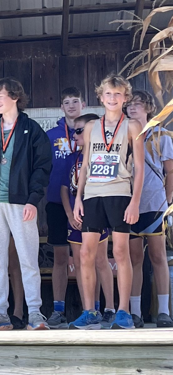 runpjhs's tweet photo. 🏆 Team Champs at the Liberty Center XC Extravaganza 🏆 

Lots of good competition brought out the best in our guys! 

Earning medal honors:
1st overall: Lane Gazarek 
6: Cooper Benge
10: Cameron Evans
14: Brayden Bostater
20: Isaac Paule
22: Blake Potts

#SaturdaysAreForTheBoys https://t.co/Cu9AMh9dTN