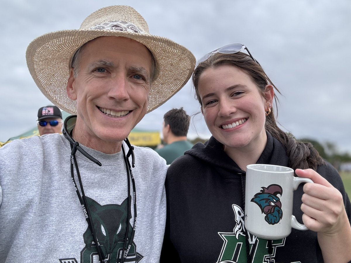 barrylindler's tweet photo. Got to see one of my favorite athletes and people today- and she brought her mug for my wall of fame! Kate Padget - making a difference at Coastal Carolina like she did at DF! c/o ‘23 #dfhsSTEM @dutchforkhigh @DFRunners #dfxc22 https://t.co/PMuR7llNkh