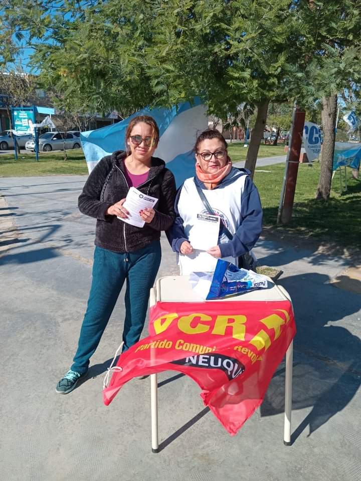 PCRargentina's tweet photo. #NEUQUEN
23 de septiembre
Jornada nacional de propaganda en Centenario y San Patricio del Chañar!
Sergio Massa Presidente, para frenar a la derecha de Milei, Bullrich y seguir luchando por un rumbo popular y nacional.
#DefenderLoConquistado
#TierraTechoTrabajo
#UnionPorLaPatria https://t.co/3kLetijN3G