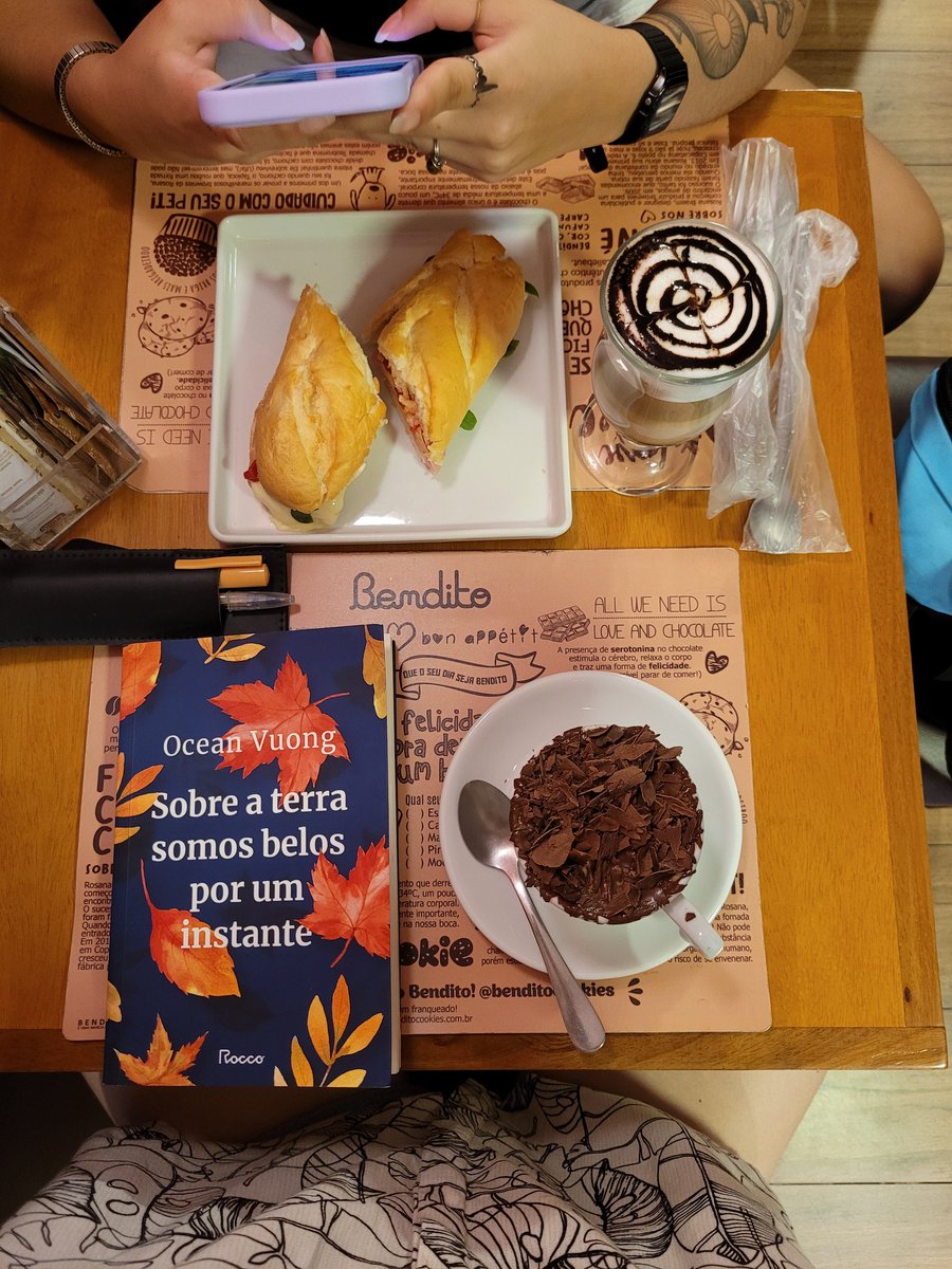 throughthetae's tweet image. um monte de cafe e um monte de palavra