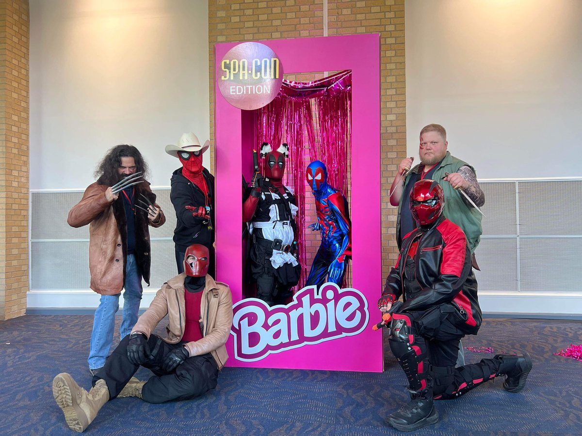 Grey_Moose_'s tweet photo. Didn’t take many but here’s what I’ve got
#spacon #redhood #logan #spiderman #spiderverse #deadpool #nerds #cosplay #barbie #barbiebox https://t.co/tCSUAIpx0M