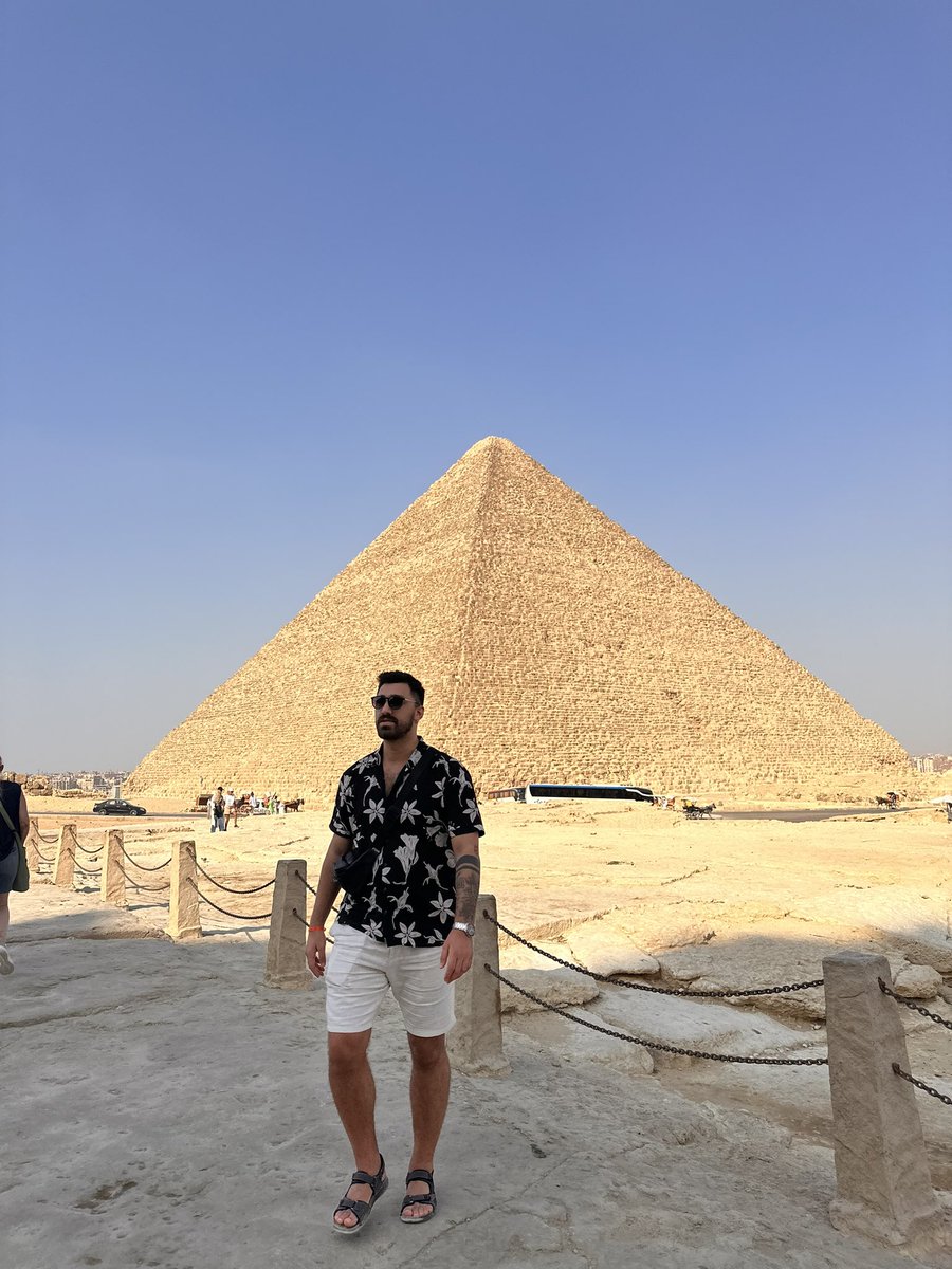 UygunRota's tweet photo. Of course Egypt 🇪🇬
#egypt #sharm #pyramids #gize #kefren #cairo https://t.co/PP7zORJFym