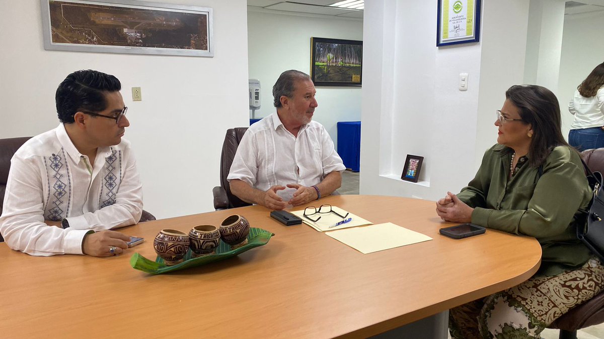Fue un gusto conversar con los directivos de <a href="/viajaVolaris/">Volaris</a>, dónde en compañía de mis colegas, les compartimos las fortalezas turísticas que tenemos en #Tabasco