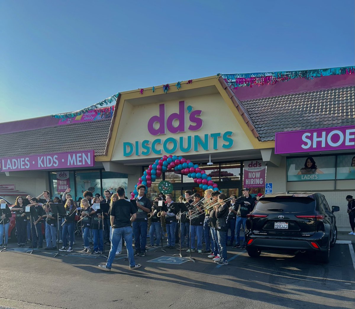 Congratulations to the dd’s team on the Grand Opening of their newest store on El Camino Ave. Thank you for supporting the Boys &amp; Girls Club! Because of you, our youth and teens have every opportunity for a Great Future! 💙