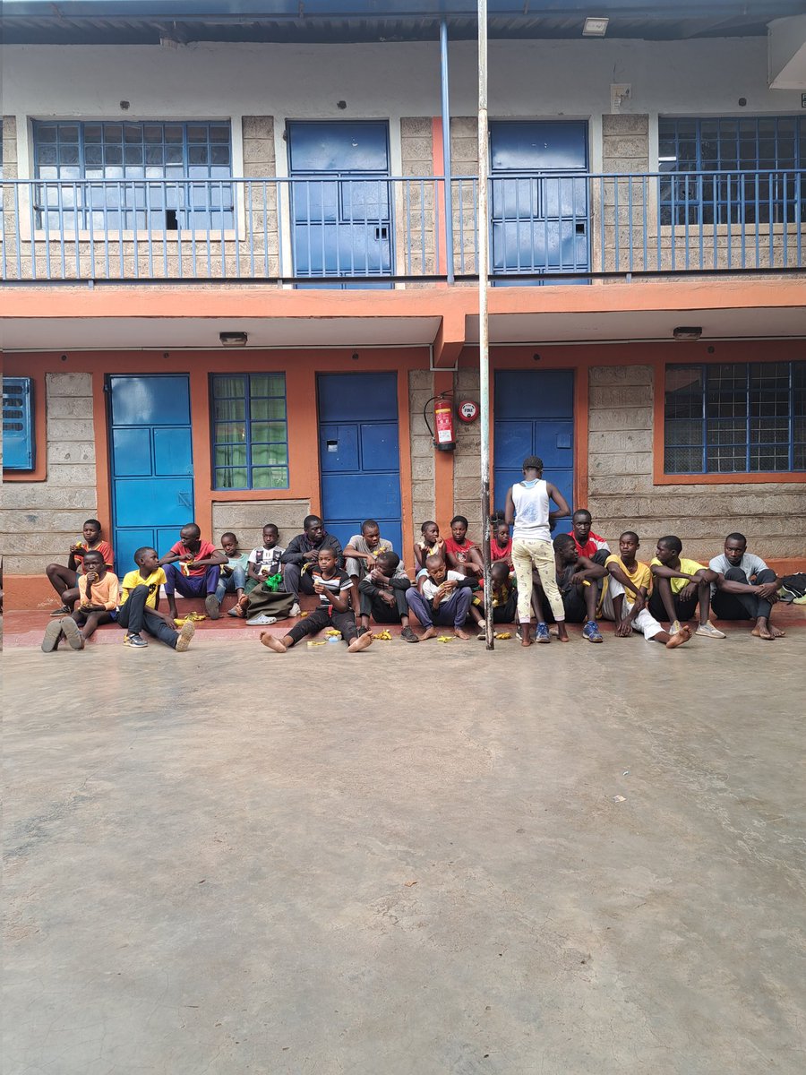 abakaboxing's tweet photo. Today we had a very eventful and memorable session .I am glad that the young boys and girls are gradually mastering courage and the patience to box and display skills  they have gradually learnt at the foundation.#BoxingToprosperity https://t.co/wpQjeM2cuy