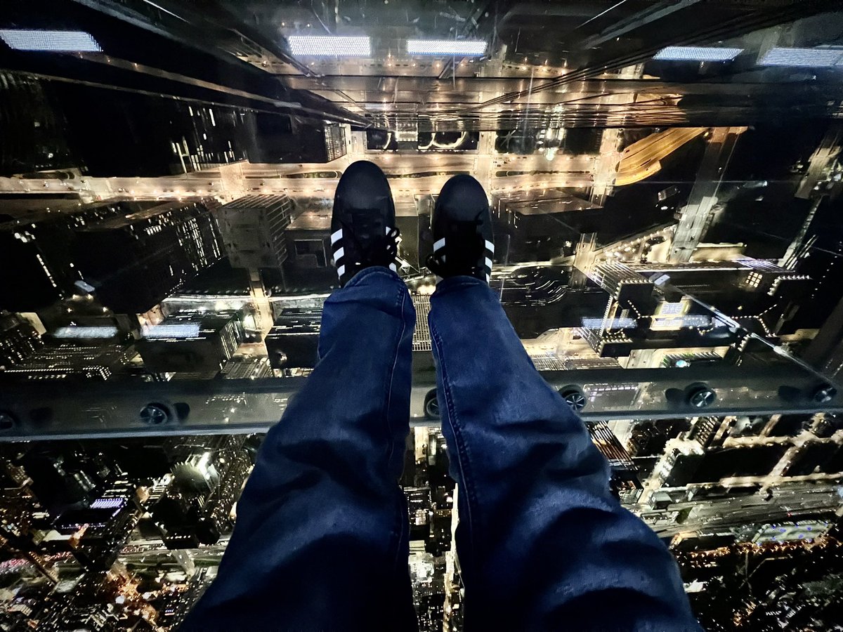 FotoBudz's tweet photo. Finally got to visit the #ledge on the 103rd floor of #WillisTower in #Chicago 9/18/23 8:30pm  
#bucketlist #skyscraper #tourism #dontfall #searstower https://t.co/qSoULTLtX1