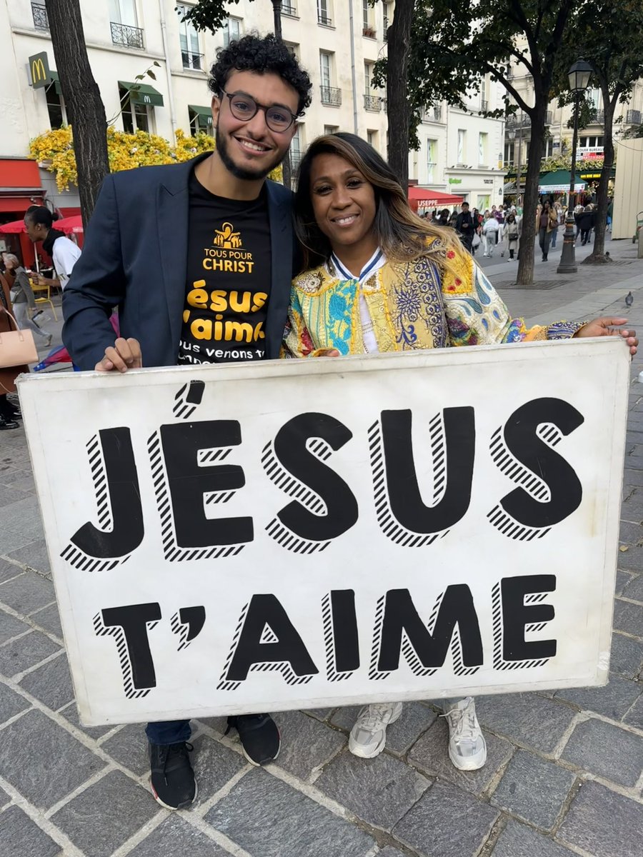 zeytooun's tweet photo. Jésus t’aime ❤️ https://t.co/8UesrLyzDT