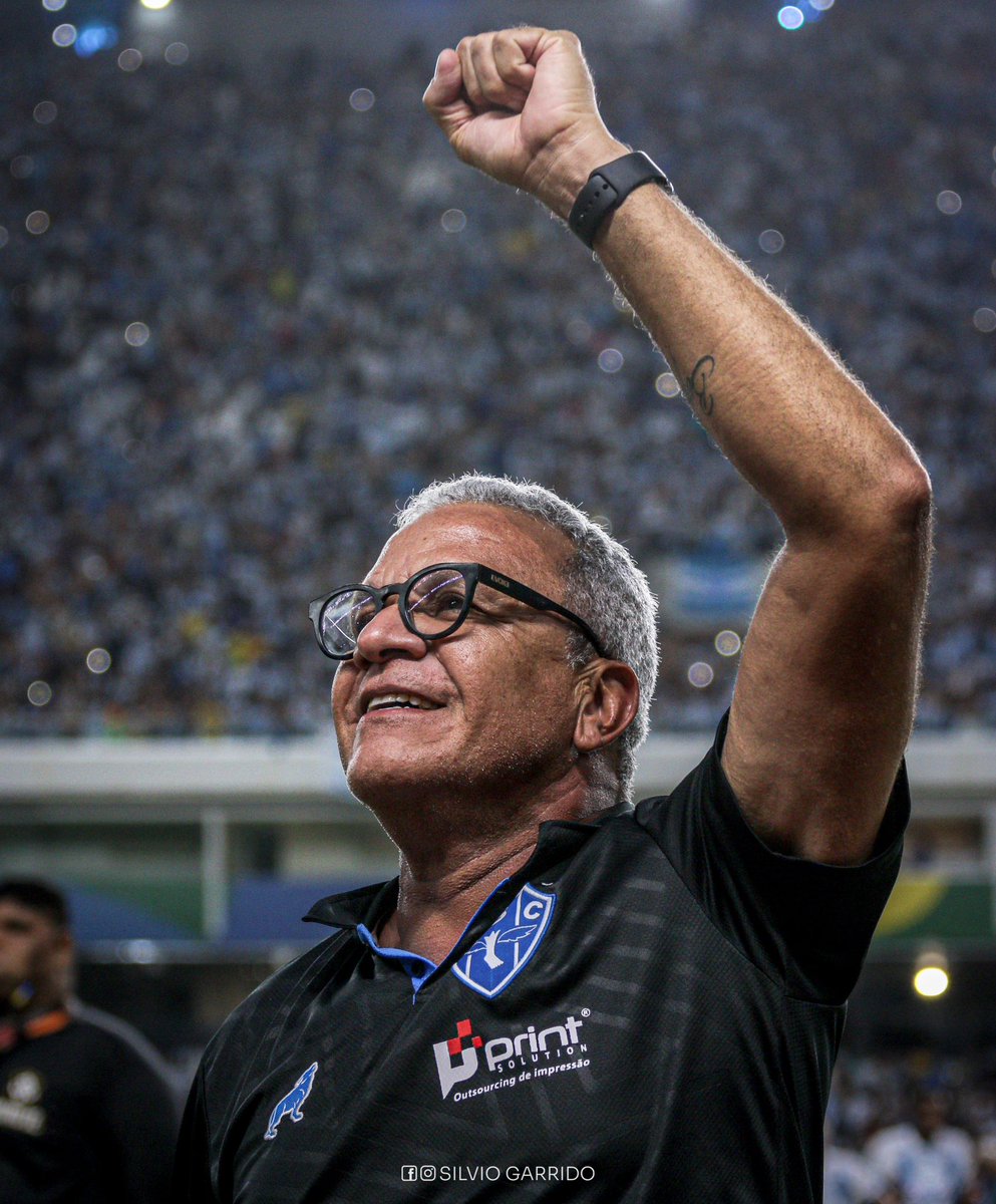 FutebolZueiroPA's tweet photo. Mandem um recado para o Sr Hélio dos Anjos https://t.co/dR1YzLiDJl