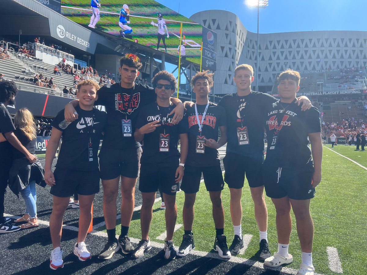 GrantBeerman's tweet photo. Had a great time at @GoBearcatsFB for the BIG 12 home opener!  Thank you to @CoachSattUC and @ZachGrantUC for a great visit today!  I can't wait to get back!

@Coach_Cass @UCGriff @OLBeastCoach03 
@DB_CoachCoombs @CoachB_BROWN
@CarolineTart_ @UC_Recruiting
@FrontOfficeNews @BearcatJournal