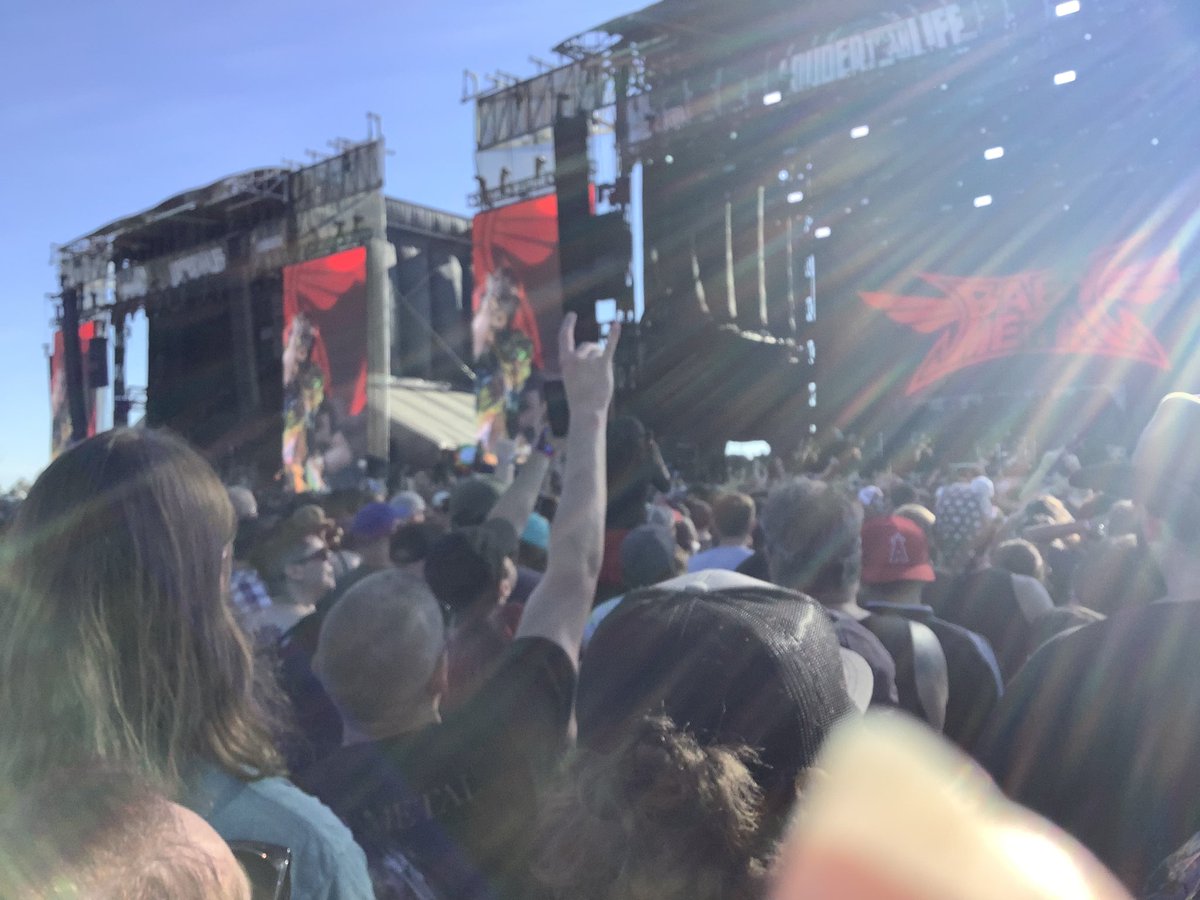 KeishaRoweCL's tweet photo. @courierjournal Lots for love going out for BABYMETAL (@BABYMETAL_JAPAN) during their set at Louder Than Life! Brought the house down with Road to Resistance to close it out. Only heard disappointment from fans who wanted them to have a longer set. #LTL https://t.co/n2zQ4tOGEy