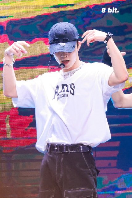 𝟖 𝐛𝐢𝐭. tweet media