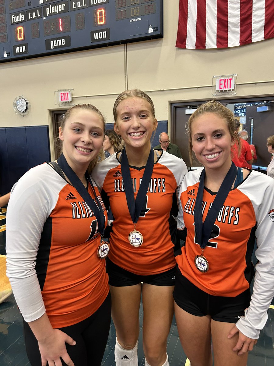 3 of our Tigers made the All Tournament team today in Knoxville. 
Congrats - Addison Clark, Reese Cruit, &amp; Annabelle Fortin. 🧡🖤🏐