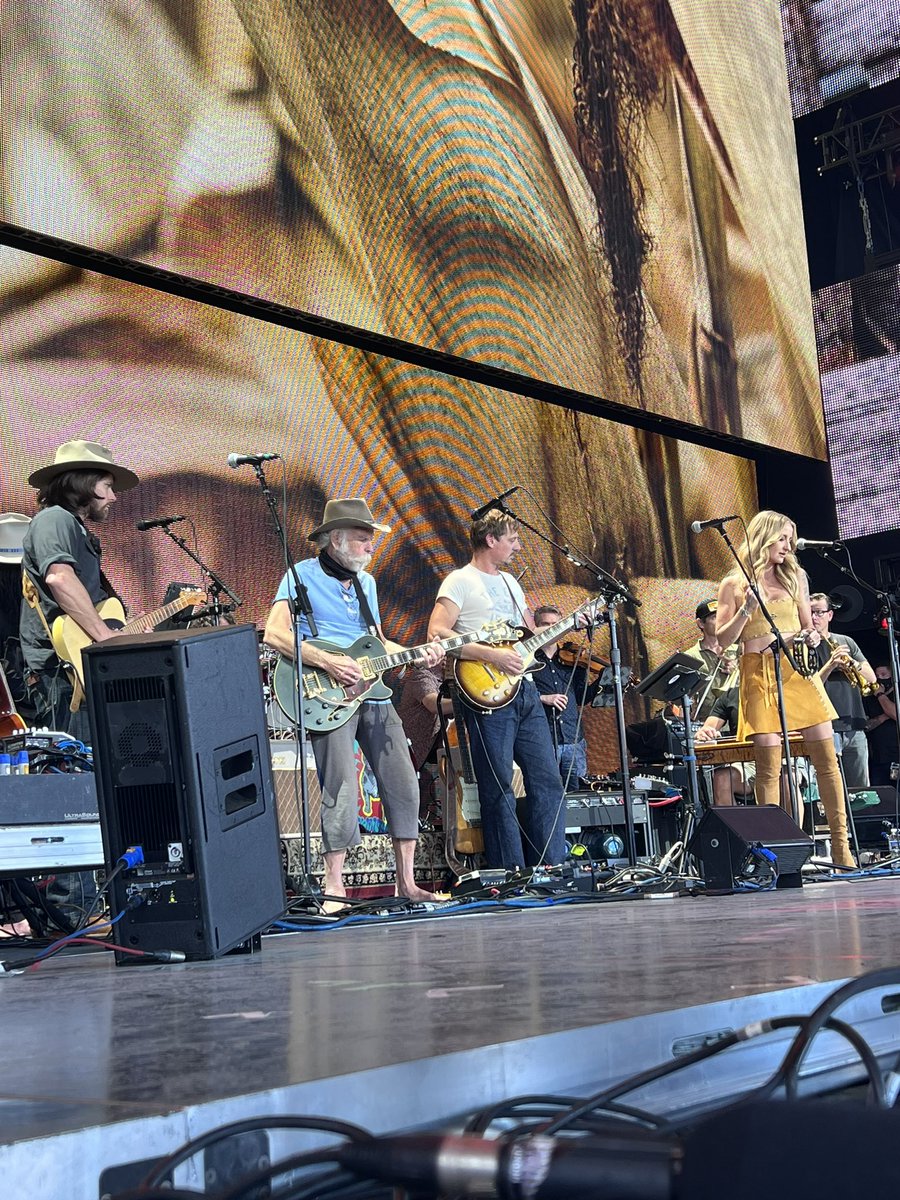 FarmAid's tweet photo. What a set! Surprise guest Sturgill Simpson, @MissMargoPrice, @BobWeir, and @lukasnelson just left the stage. #FarmAid2023 🤩 https://t.co/P81GQBHSbk