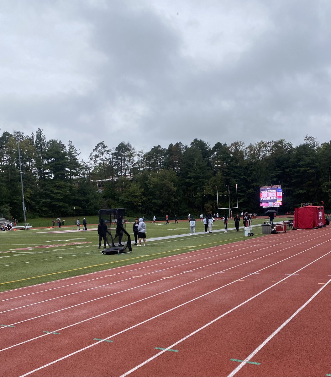 I had a great day out at <a href="/RedFlashFB/">Saint Francis Football</a> Thanks Coach <a href="/RogishTom/">Tom Rogish</a> for having me out. 
<a href="/CoachScottLewis/">Scott Lewis</a> <a href="/coachZMorehead/">Zach Morehead</a>