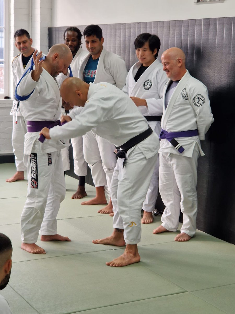 bruize_haus's tweet photo. Ok,this Jiu-Jitsu thing is getting pretty serious now..I levelled up today! Purple belt 🤙🏼😃 Thanks to my Professor,my training partners &amp; everyone in the @Ekbjj association #jiujitsu #bjj #bjjtwitter #purplebelt #graciejiujitsu #heliogracie #roylergracie #ekbjj #london https://t.co/dfh7SEkRdd
