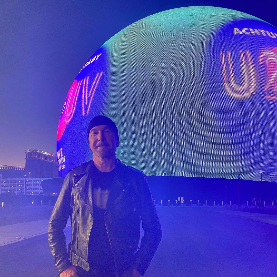 U2's tweet image. 6 Days. #U2UVSPHERE