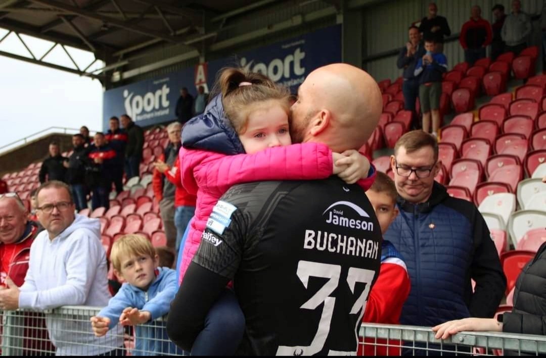 BuchananGareth's tweet photo. My wee Parksy😍⚽️ https://t.co/xxZeNRJTJX