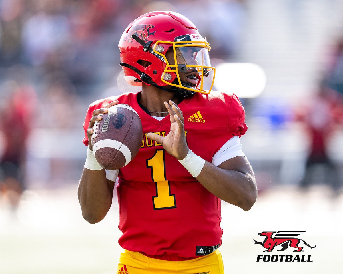 GryphonFB's tweet photo. Nothing like winning at home in front of a sold out crowd 🎉

#StandTogether 

📸 @cbenderphoto https://t.co/72oPnZQRvI