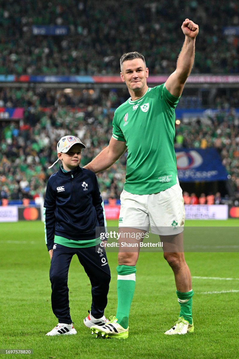 GettySport's tweet image. Johnny Sexton and Bundee Aki of Ireland helped lead Ireland in a hard-hitting 13-8 win over South Africa in their Pool B matchup of the 1 and 2 ranked teams in the #RugbyWorldCupFrance2023 match at Stade de France.  📷: Shaun Botterill, @MatthiasHangst #RWC2023