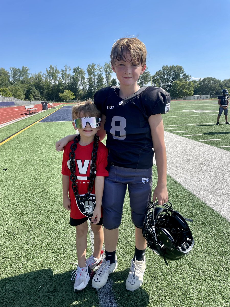 GHSCoachDillin's tweet photo. It's a winning football Saturday for the Dillin Boys! 🔴🐘🏈🏴‍☠️🏈 https://t.co/9rq5atQOTn