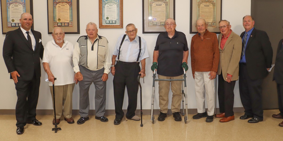 MidAmCarpenters's tweet image. #Local32 and #Local1027 honored these Brothers at a Pin Ceremony for their decades of service and friendship. Local 1027 also swore in over a dozen new apprentices at their recent meeting! Great to see so many generations of carpenters representing the MACRC!
#WeBuildCareers