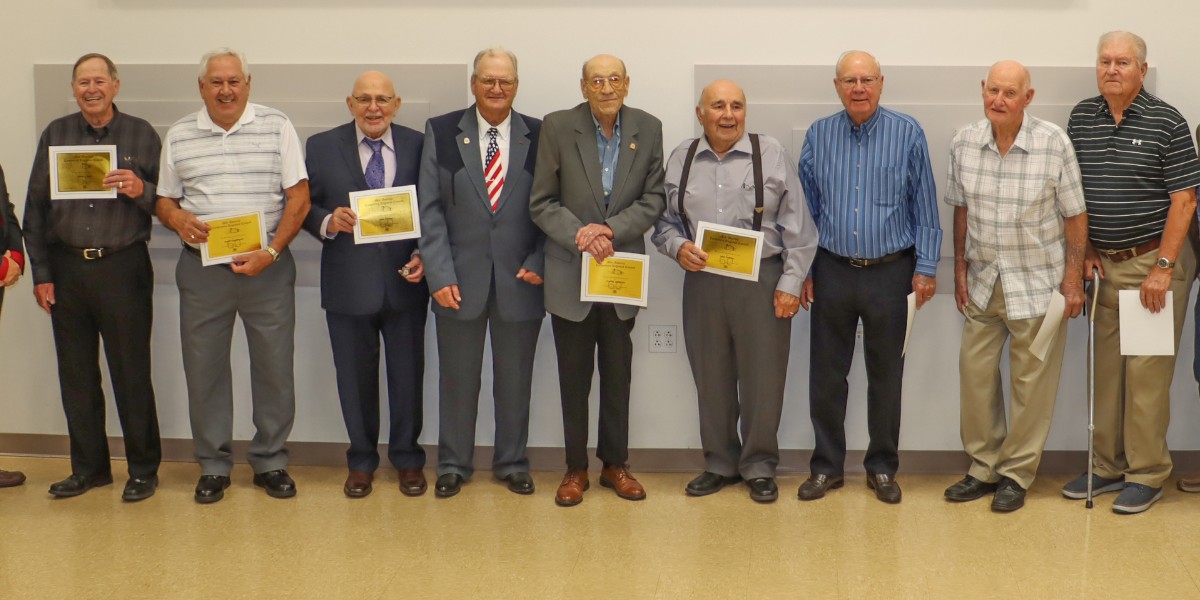 MidAmCarpenters's tweet image. #Local32 and #Local1027 honored these Brothers at a Pin Ceremony for their decades of service and friendship. Local 1027 also swore in over a dozen new apprentices at their recent meeting! Great to see so many generations of carpenters representing the MACRC!
#WeBuildCareers
