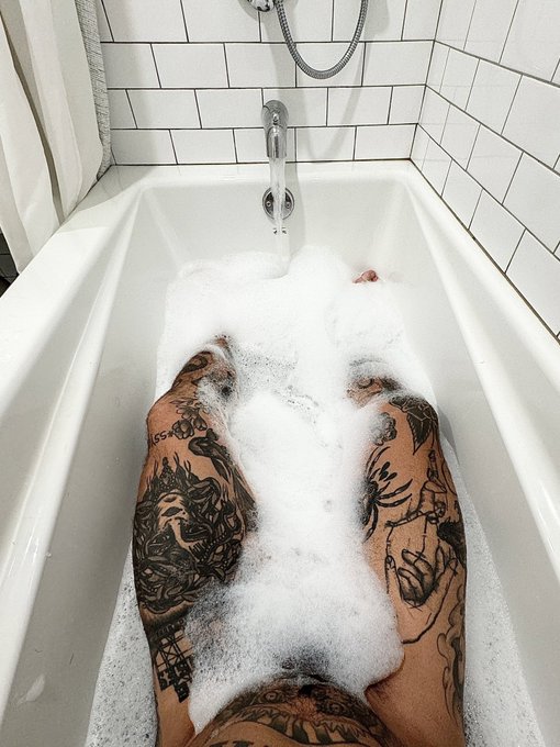 Like this if you'd join me. 💦 https://t.co/tmlOL2UJAr