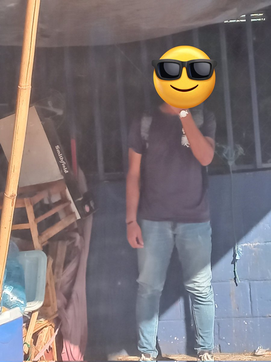 EXPERIENCIASSV's tweet photo. CONVECIENDO AL CHACAL POR LA TIENDONA https://t.co/2JIRSA4Pzz