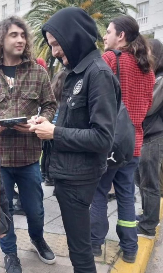 HES SO SMALL STOP 😭