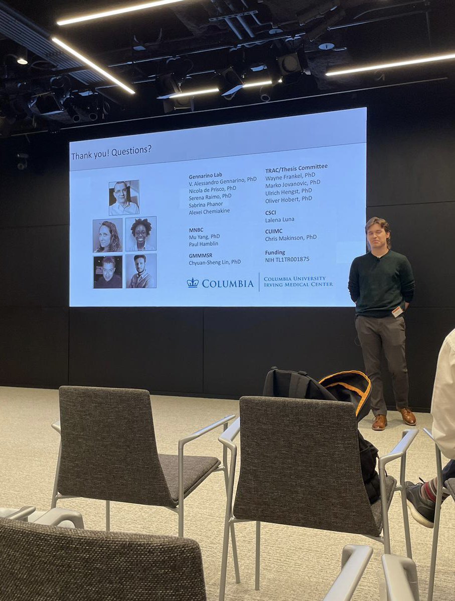 Congratulations to @MaxCabaj who received the award for best talk at our most recent genetics and development retreat. Outstanding presentation!