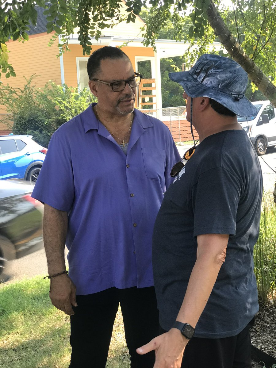 otforus's tweet image. @XULA1925 students assisted in cleaning up the #LowerNine! We’re grateful for the service of these amazing young people to #DistrictE, and pray for their success and wellbeing throughout their educational matriculation. 

#OTforUS #oliverOURcouncilman