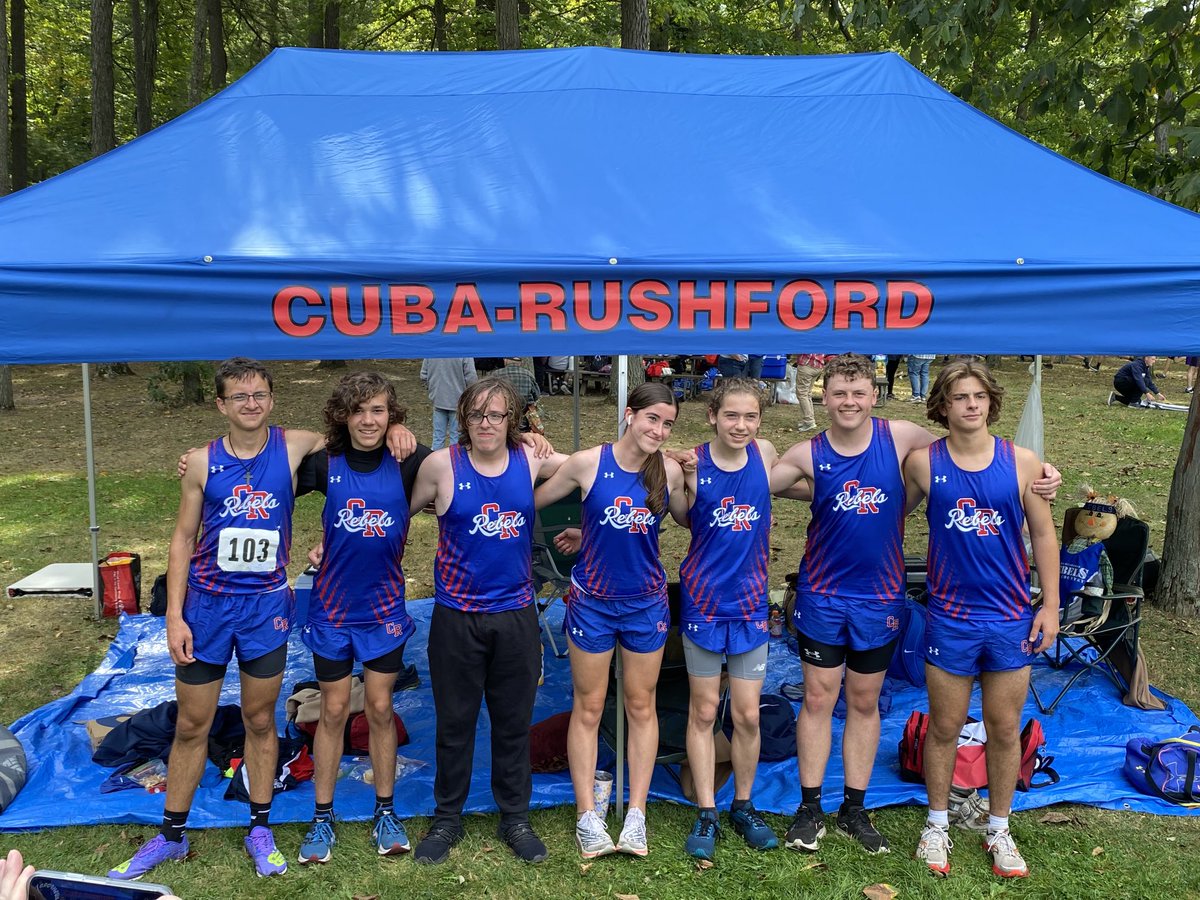 Dvolz70's tweet photo. Great day for the Running Rebels of CR at Letchworth - personal best times for everyone - repping the new uniforms - top 10 run for Libby and a 13th place finish for the boys team!  Next up ….. MCQUAID!  #mycrcs https://t.co/URiDAyVFwN